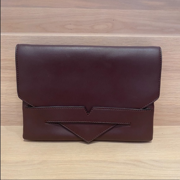 Clutch - Picture 1 of 6